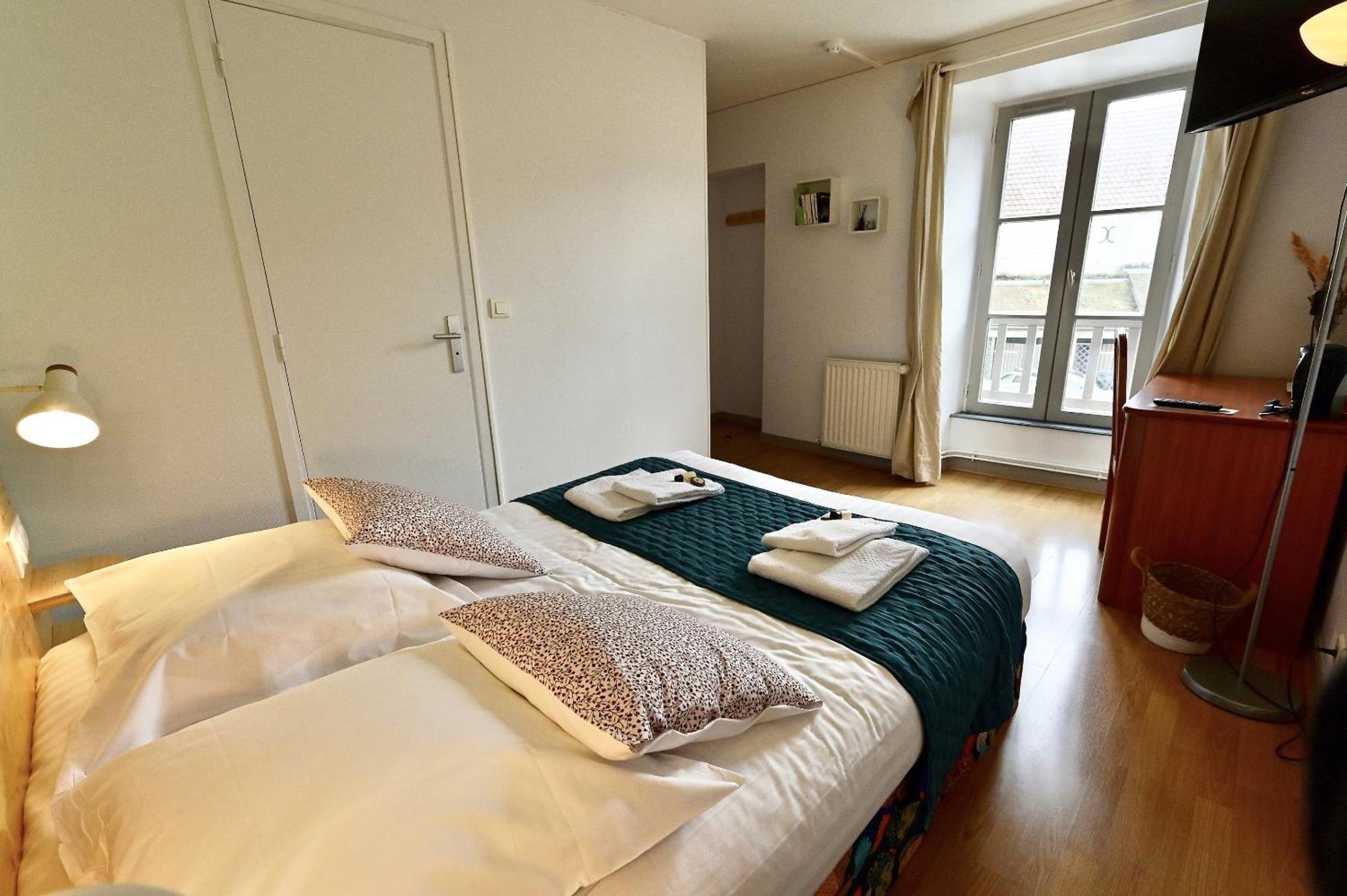 Hotel La Cuisine Des Lulus Montainville  Room photo
