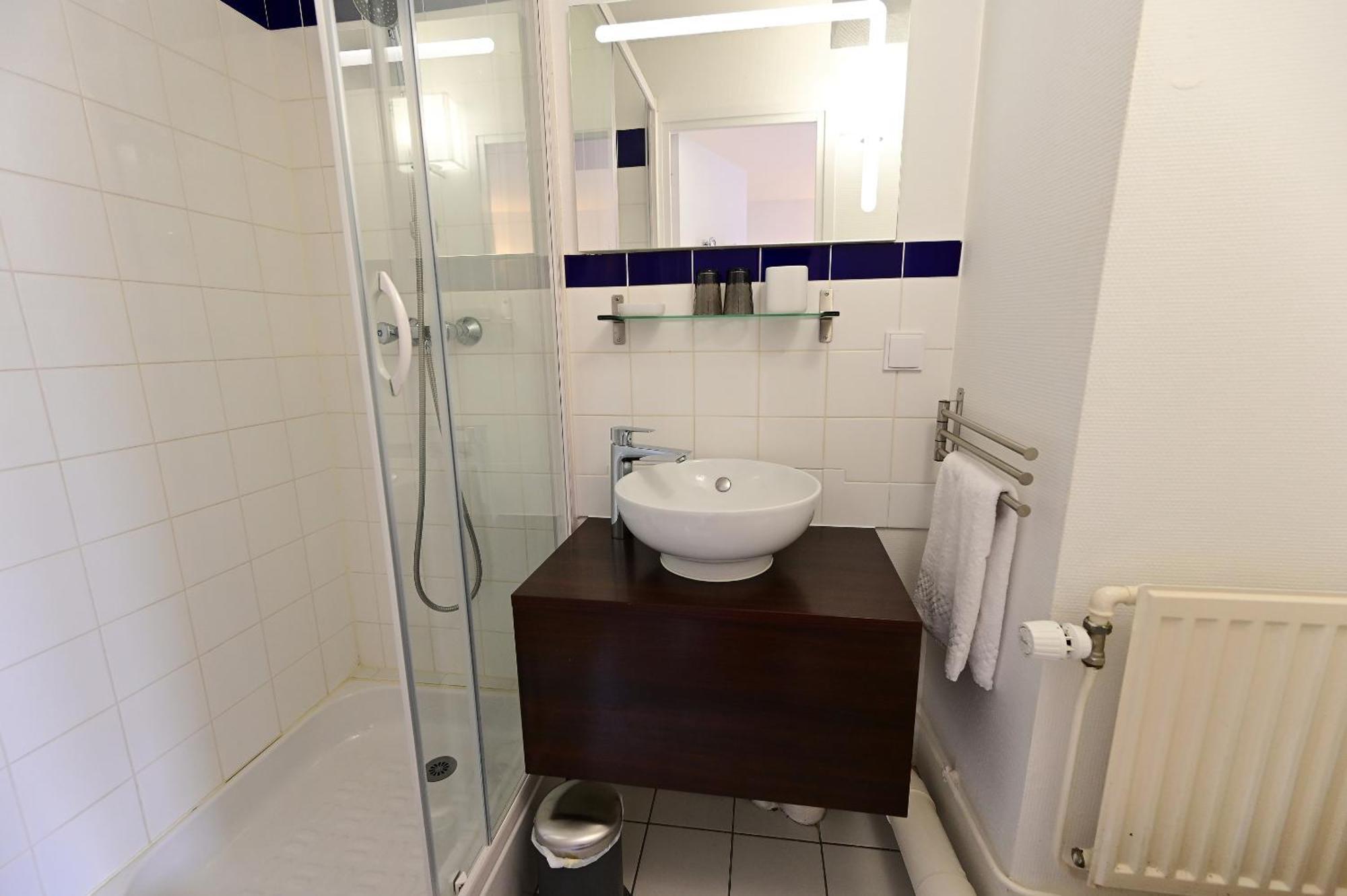 Hotel La Cuisine Des Lulus Montainville  Room photo