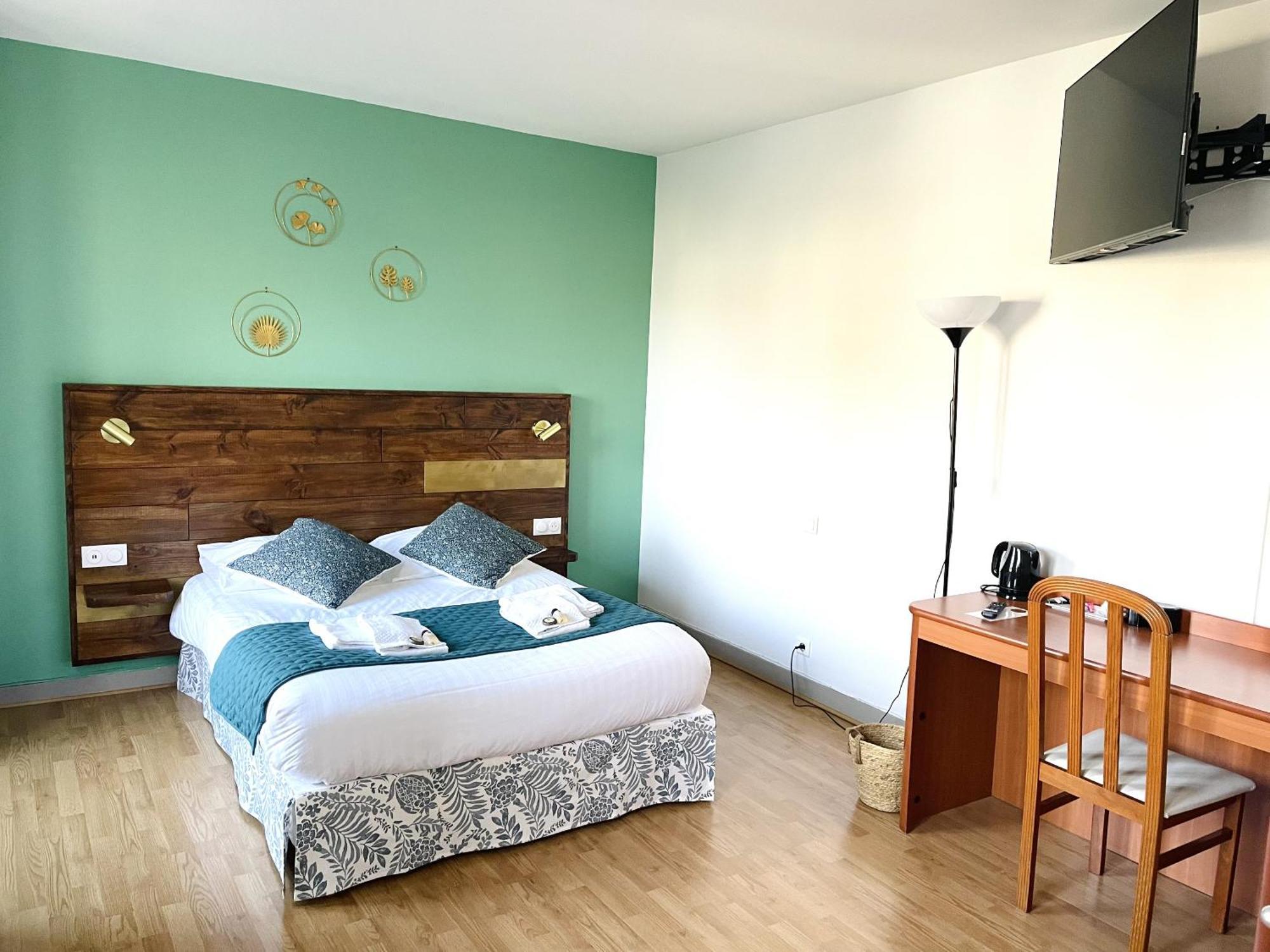 Hotel La Cuisine Des Lulus Montainville  Room photo