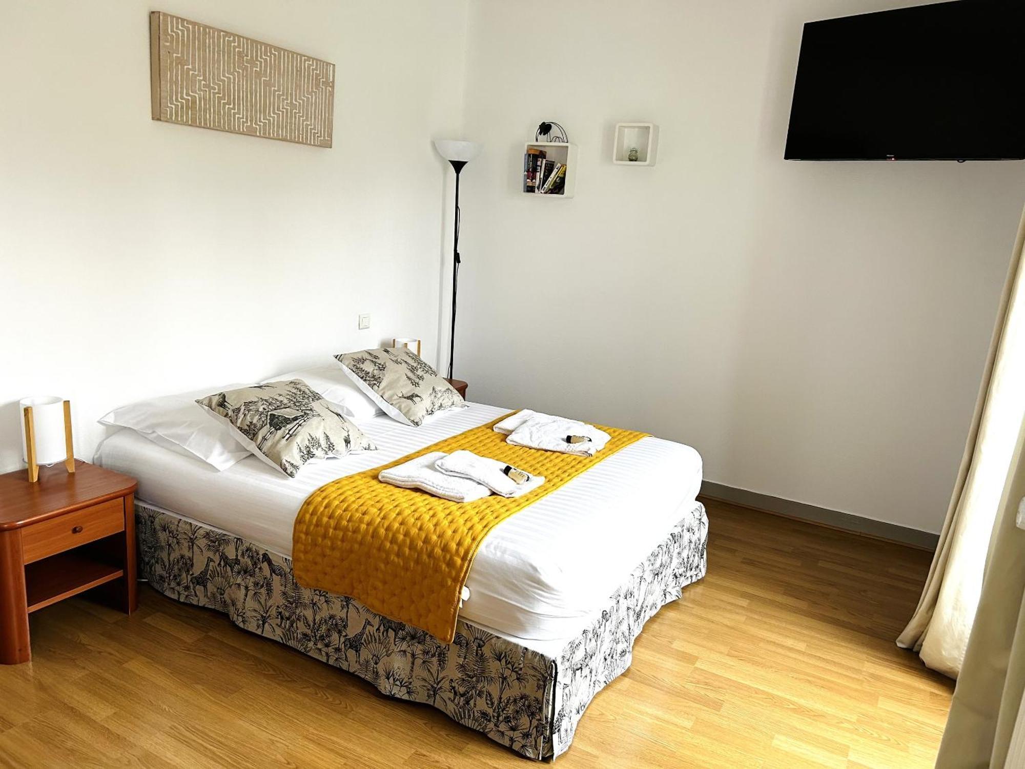 Hotel La Cuisine Des Lulus Montainville  Room photo